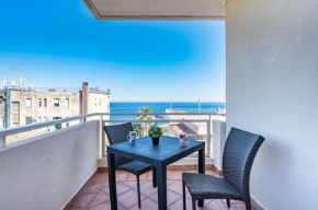 Lovely Flat with Balcony and Private Parking Aci Castello